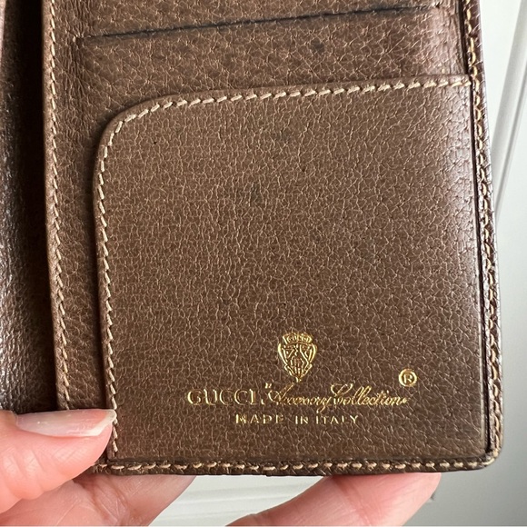 Authentic Gucci bifold long wallet - Picture 4 of 10
